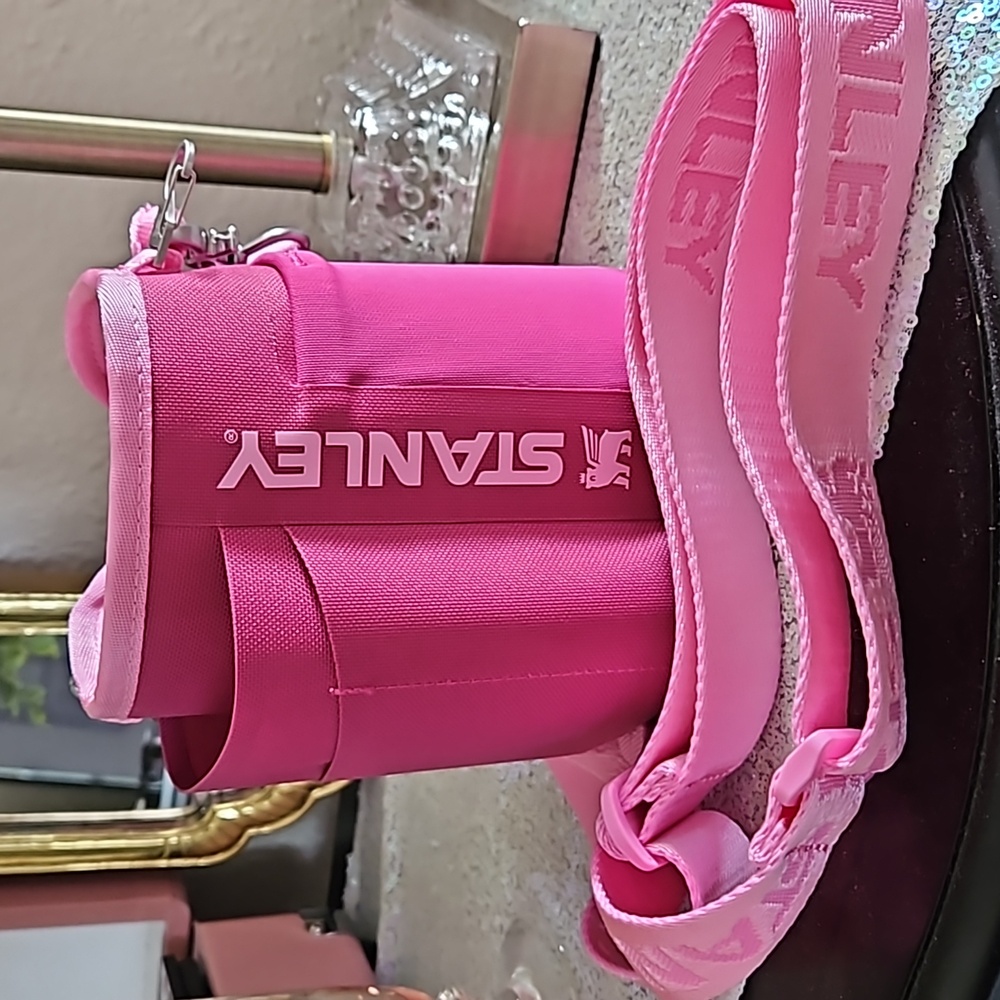 Stanley 40oz Quencher Carry-All Fuchsia